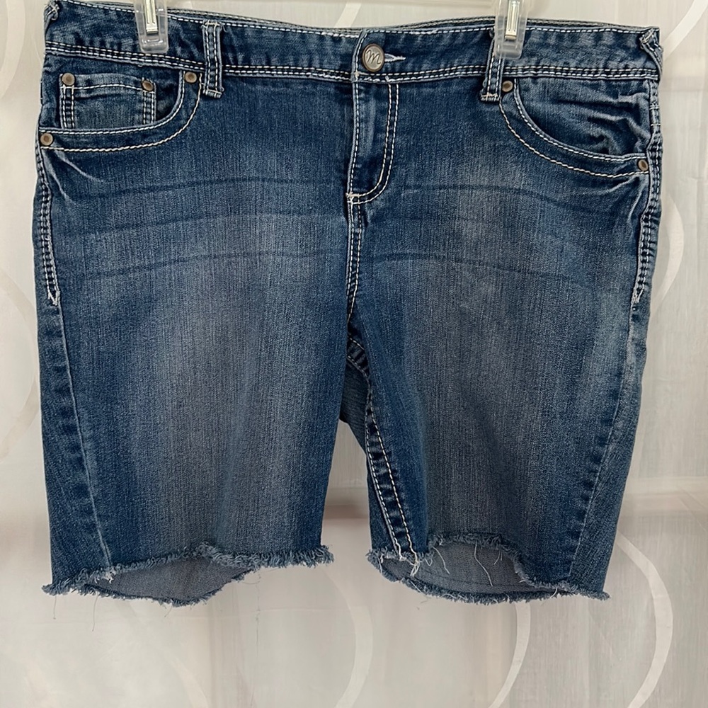 Maurice’s Jean Shorts, Size 13/14.